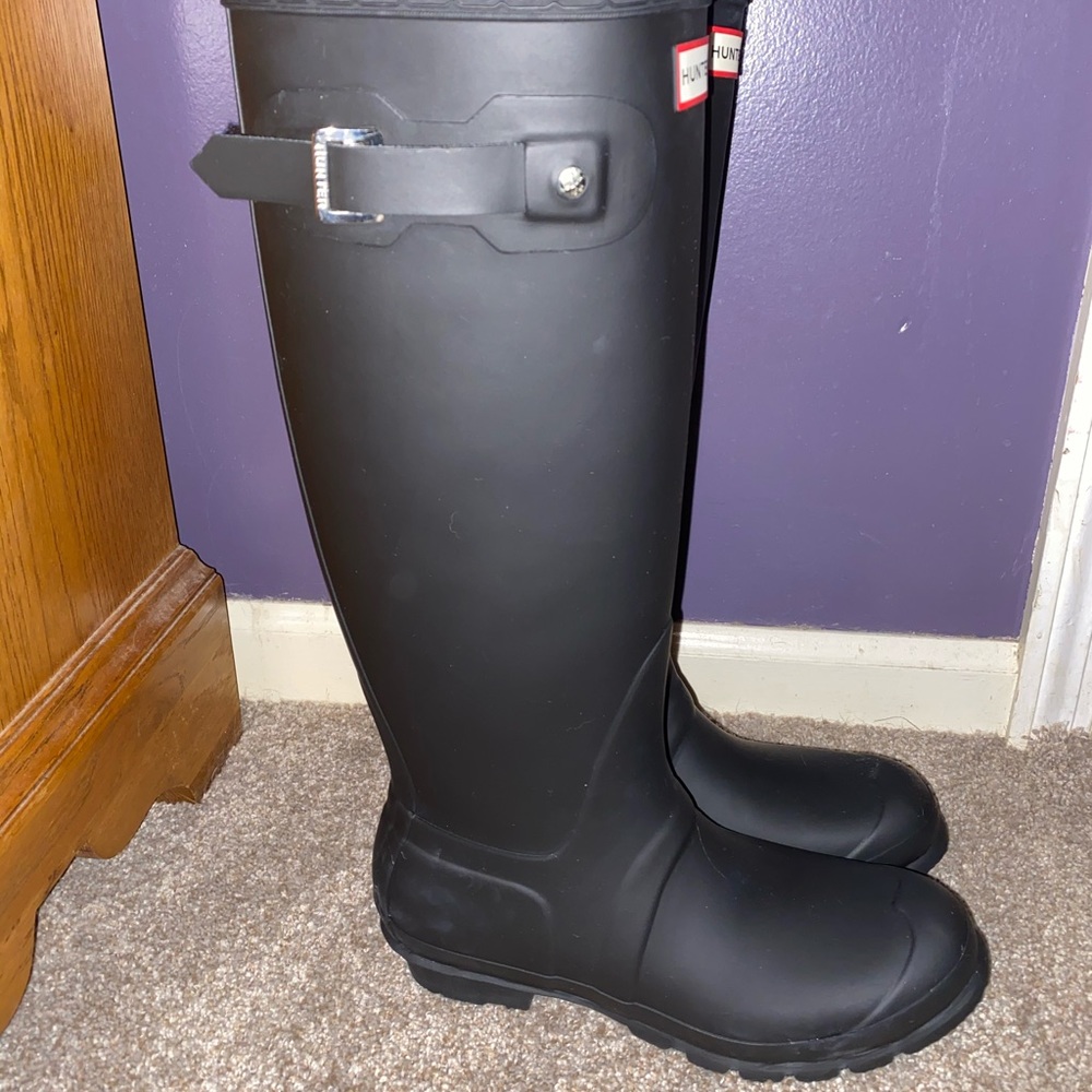 NWOT Matte Black Hunter Boots